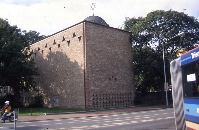 חזית בית הכנסת בטרייר, גרמניה, 1997