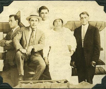Four men and one woman of the Weisberg family, New Haven, Connecticut, USA, 1916 Four men and one woman of the Weisberg family, New Haven, Connecticut, USA, 1916