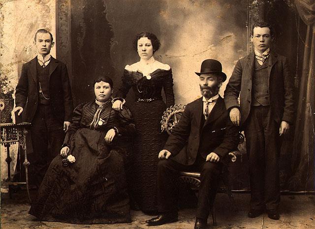 משפחת הירש, פילדלפיה, פנסילבניה 1900 בקירוב.