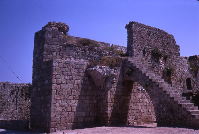 חפיר סביב חורבות מבצר, העיר העתיקה, עכו, ישראל, 1969 חפיר סביב חורבות מבצר, העיר העתיקה, עכו, ישראל, 1969