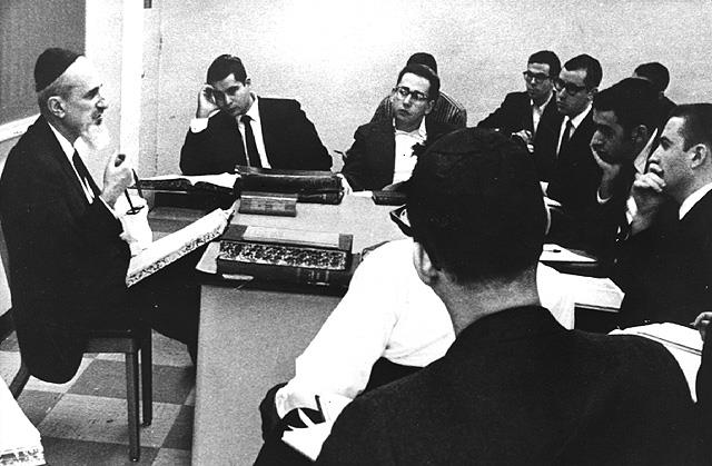 Rabbi Soloveitchik teachng in Yeshiva University, New York, USA, 1930s
