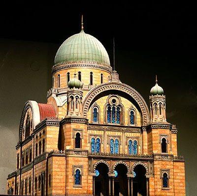 The Great Synagogue of Florence, Italy. Model. The Oster Visual Documentation Center, ANU – Museum of the Jewish People