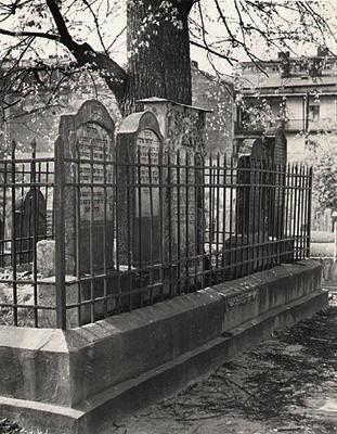 Burial place of Rabbi Moshe Isserles and his family, Krakow, 1970s. The Oster Visual Documentation Center, ANU - Museum of the Jewish People