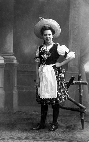 Young girl of the Tayn family in purim costume, Liberec, Czechoslovakia, 1920s Young girl of the Tayn family in purim costume, Liberec, Czechoslovakia, 1920s