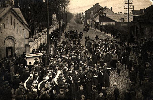 Parade to mark Lithuania's Independence Day, Vilkaviskis, Lithuania, 1923