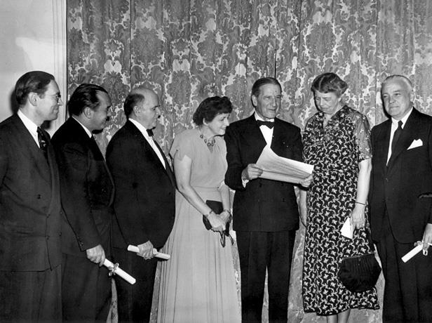 Eleanor Roosevelt with leaders ofthe Jewis American Congress, Chicago, Illinois (USA), 1948