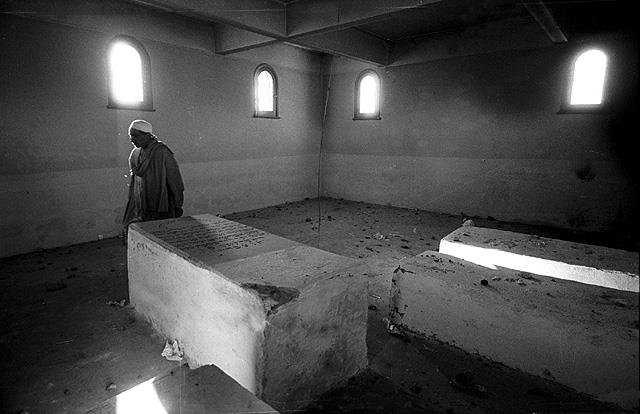 קבר הרב יעקב אבו חצירה, דמנהור, מצרים, 1979