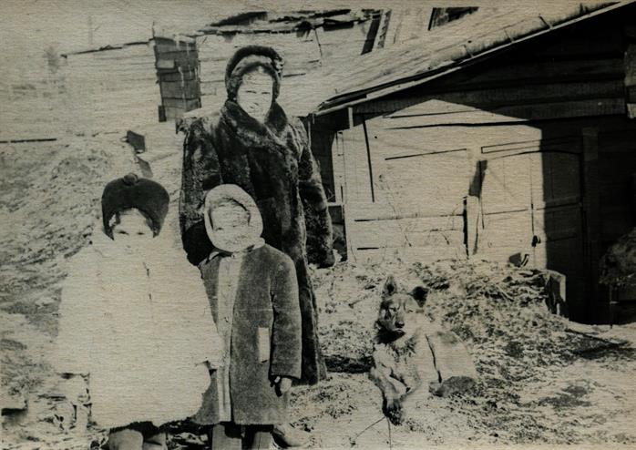 Batya Nee Yoffe and Mina Lossos with Genia Akabas, Irkutsk, Russia, 1957 Batya Nee Yoffe and Mina Lossos with Genia Akabas, Irkutsk, Russia, 1957