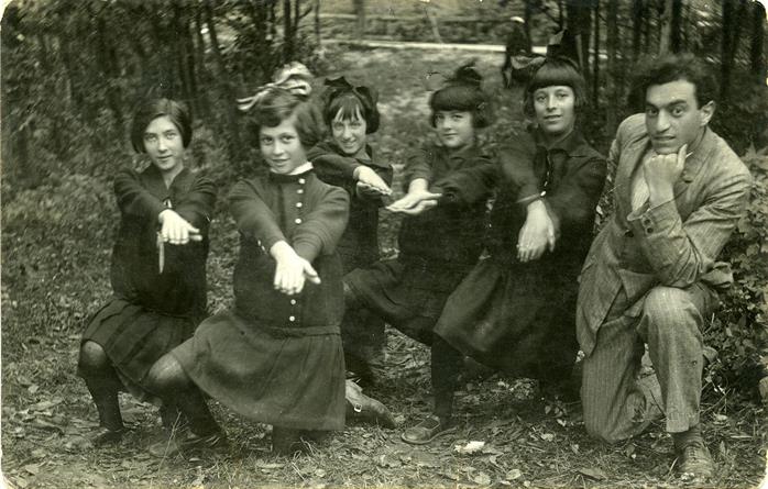 Yaakov Dobromil and his Pupils, Poryck, Poland, c. 1928 Yaakov Dobromil and his Pupils, Poryck, Poland, c. 1928