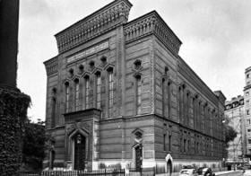 Exterior view of the Great Synagogue of Stockholm. Postcard. The Oster Visual Documentation Center, ANU - Museum of the Jewish People. Courtesy of Pinhas Shahar, Israel