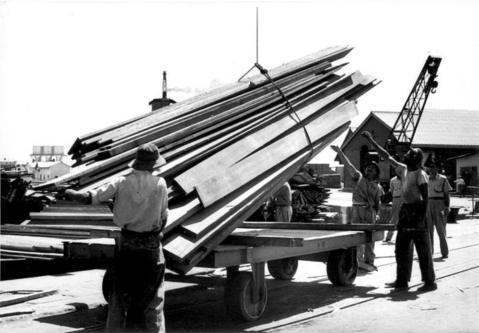 Workers building a new pier in Haifa port, Israel, 1950s Workers building a new pier in Haifa port, Israel, 1950s
