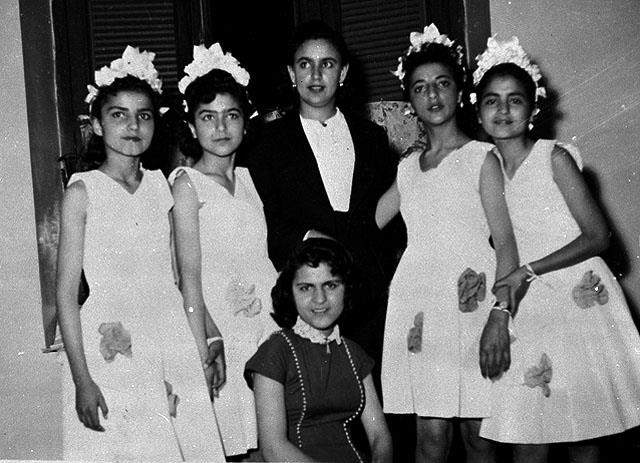 רקדניות מלהקת המחול "החלוץ" בטהרן, אירן 1957