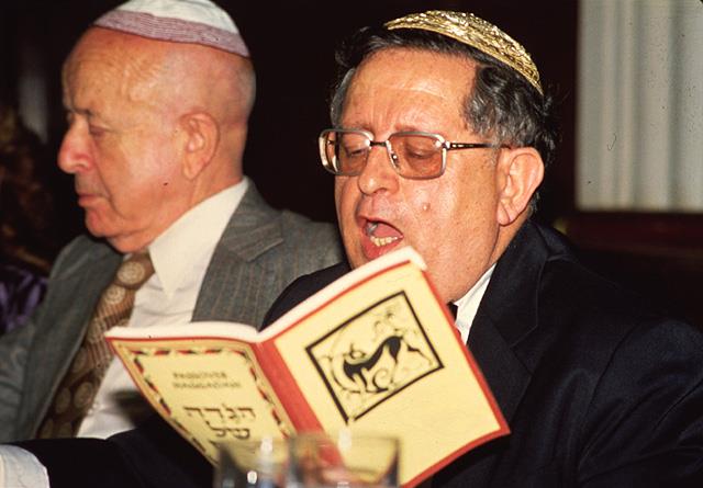 סדר פסח ציבורי לקהילה היהודית בהשתתפות לורד כדורי ונכבדים אחרים, הונג קונג, 1983