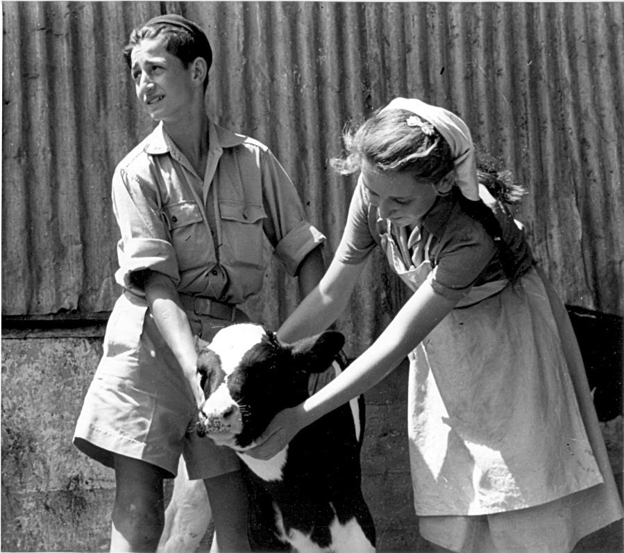 Youth Aliya boys and girls in Mosad Aliya, Eretz Israel, 1935