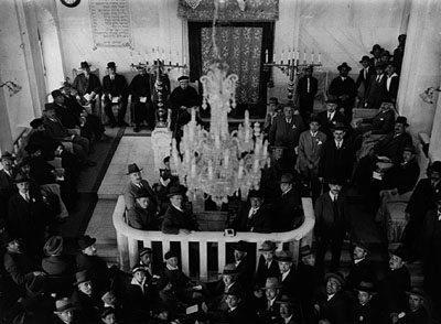 The Philanthropic Society for the distribution of food to orphans, Salonika, 1925. The Oster Visual Documentation Center, ANU - Museum of the Jewish People